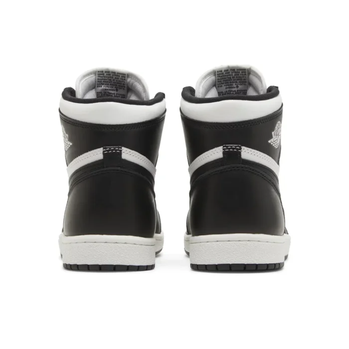 ⁦Jordan 1 Mid sneakers⁩ - الصورة ⁦3⁩