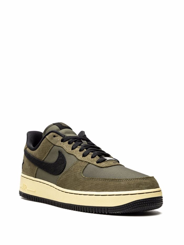 17030726_35779767_1000 x Undefeated Air Force 1 Low SP sneakers "Ballistic" - الصورة 4