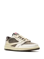 x Travis Scott Air Jordan 1 Low OG sneakers - الصورة 2