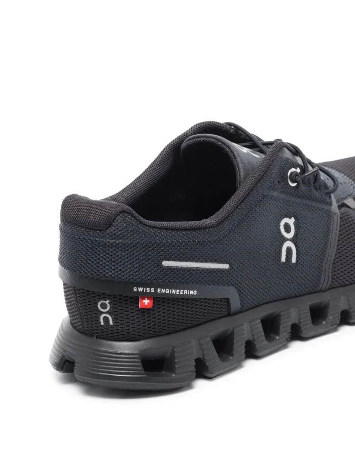 17173316_39513637_1000 On Running اون راننج - الصورة 2