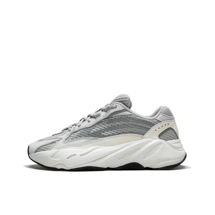 WhatsApp Image 2023-09-27 at 7.27.20 PM (1) Yeezy Boost 700 - الصورة 1