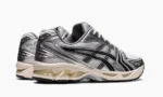asics اسيكس - الصورة 4