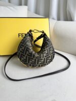 شنطة فندي FENDI - الصورة 4