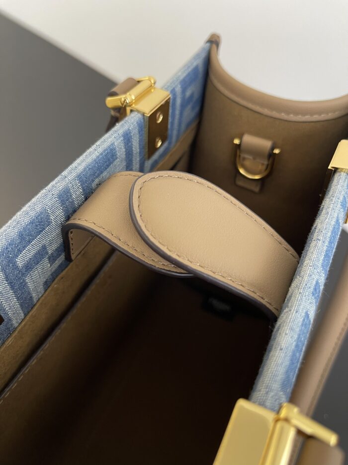 ⁦شنطة فندي FENDI⁩ - الصورة ⁦4⁩