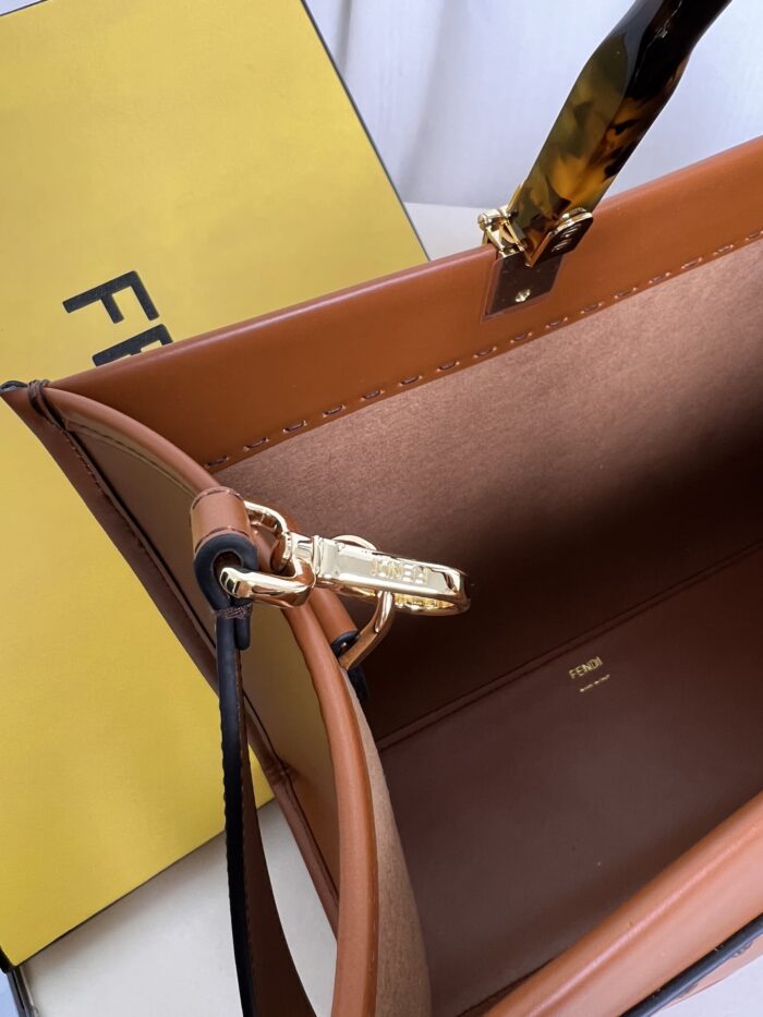 ⁦شنطة فندي FENDI⁩ - الصورة ⁦2⁩