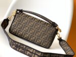 شنطة فندي FENDI - الصورة 5