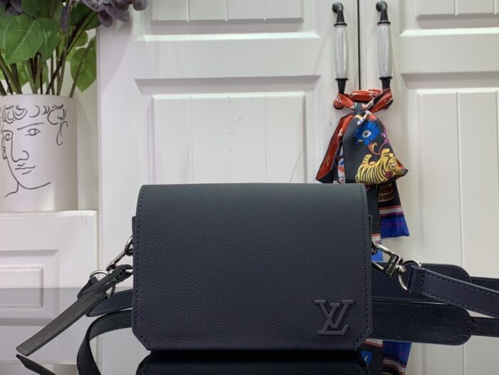 ⁦شنطة لويس فيتون LV⁩ - الصورة ⁦8⁩