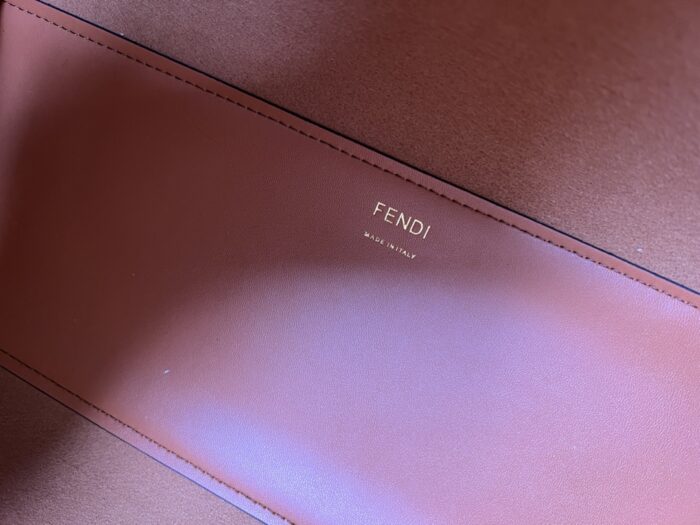 ⁦شنطة فندي FENDI⁩ - الصورة ⁦4⁩
