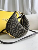 شنطة فندي FENDI - الصورة 3