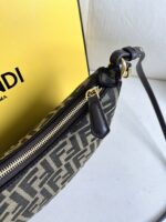 شنطة فندي FENDI - الصورة 7