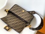 شنطة فندي FENDI - الصورة 4