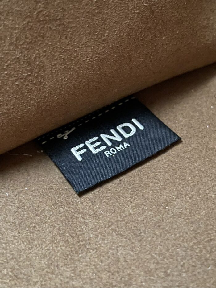 ⁦شنطة فندي FENDI⁩ - الصورة ⁦3⁩