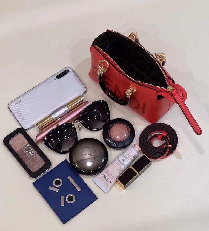 ⁦شنطة فندي FENDI⁩ - الصورة ⁦4⁩