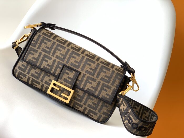 ⁦شنطة فندي FENDI⁩ - الصورة ⁦8⁩