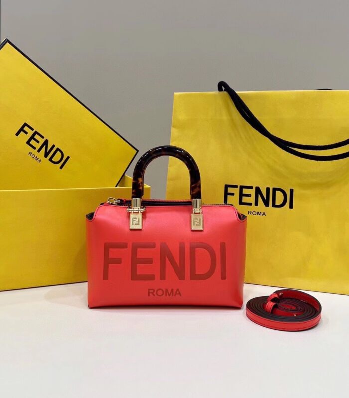 ⁦شنطة فندي FENDI⁩ - الصورة ⁦5⁩