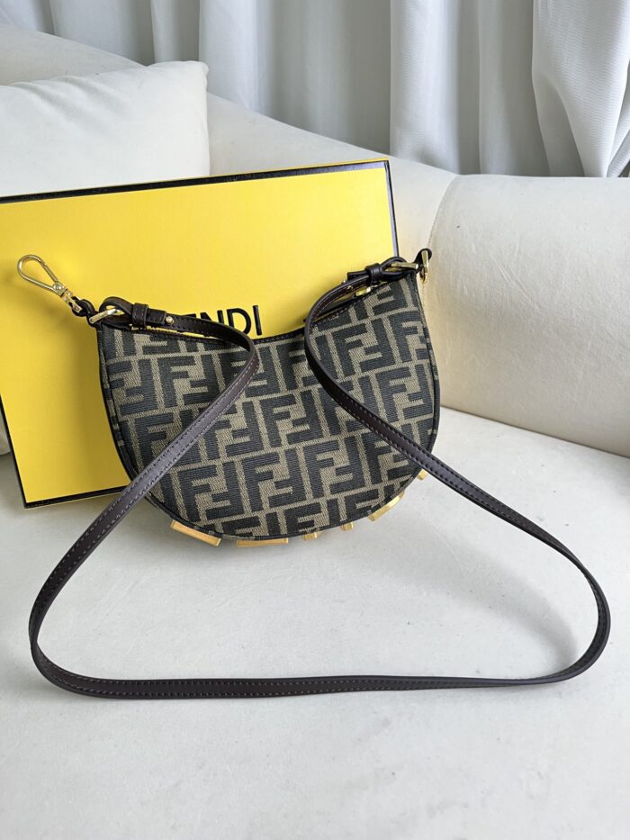 ⁦شنطة فندي FENDI⁩ - الصورة ⁦9⁩