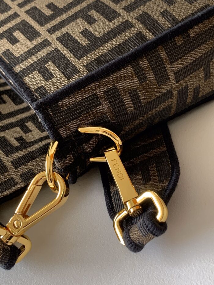⁦شنطة فندي FENDI⁩ - الصورة ⁦9⁩