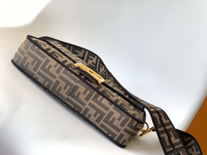 ⁦شنطة فندي FENDI⁩ - الصورة ⁦10⁩