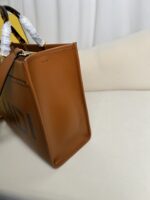 شنطة فندي FENDI - الصورة 9
