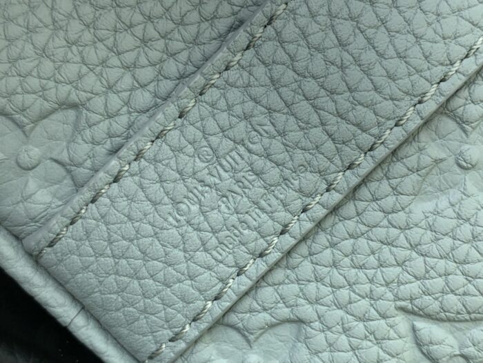 e2250d8a شنطة لويس فيتون LV - الصورة 10