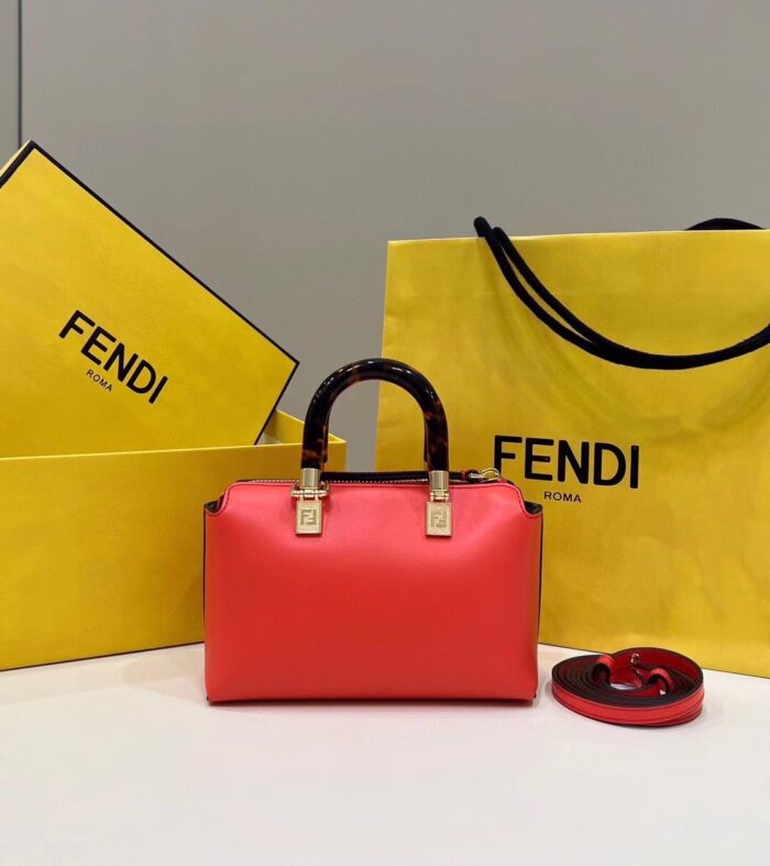 ⁦شنطة فندي FENDI⁩ - الصورة ⁦8⁩