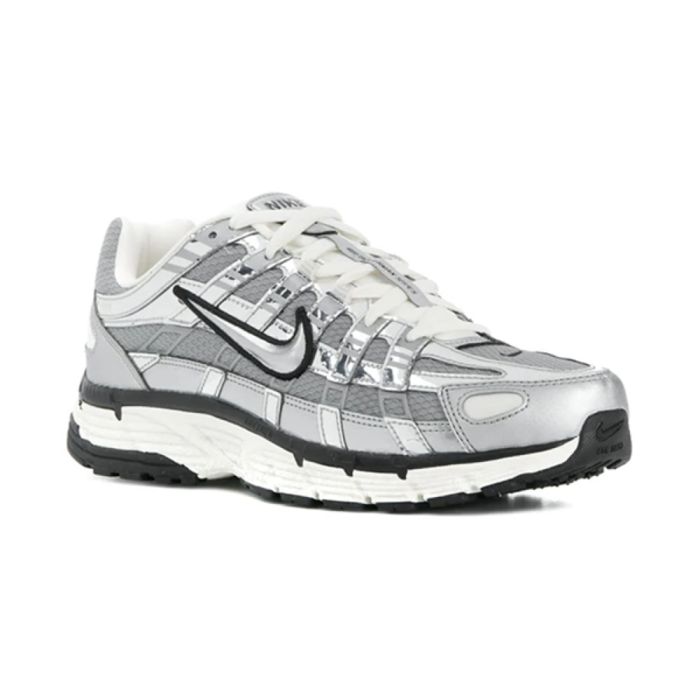 ⁦حذاء نايكي P-6000 ميتاليك سيلفر للجنسين⁩ - الصورة ⁦3⁩