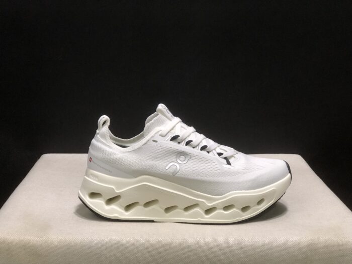⁦حذاء On Running اون رانينج ابيض⁩ - الصورة ⁦4⁩