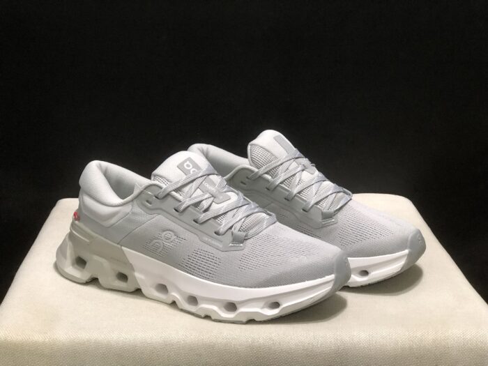 ⁦حذاء On Running اون رانينج رصاصي⁩ - الصورة ⁦3⁩