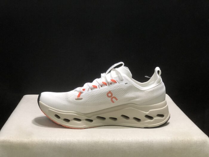 ⁦حذاء On Running اون رانينج ابيض برتقالي⁩ - الصورة ⁦5⁩