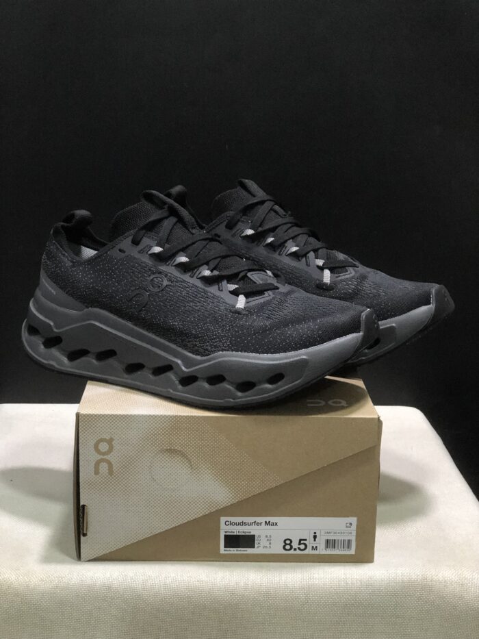 ⁦حذاء On Running اون رانينج اسود⁩ - الصورة ⁦2⁩