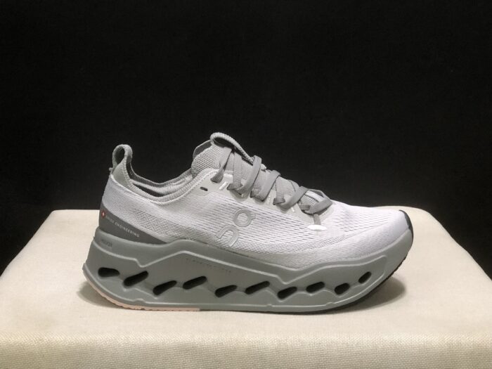 ⁦حذاء On Running اون رانينج فضي⁩ - الصورة ⁦5⁩