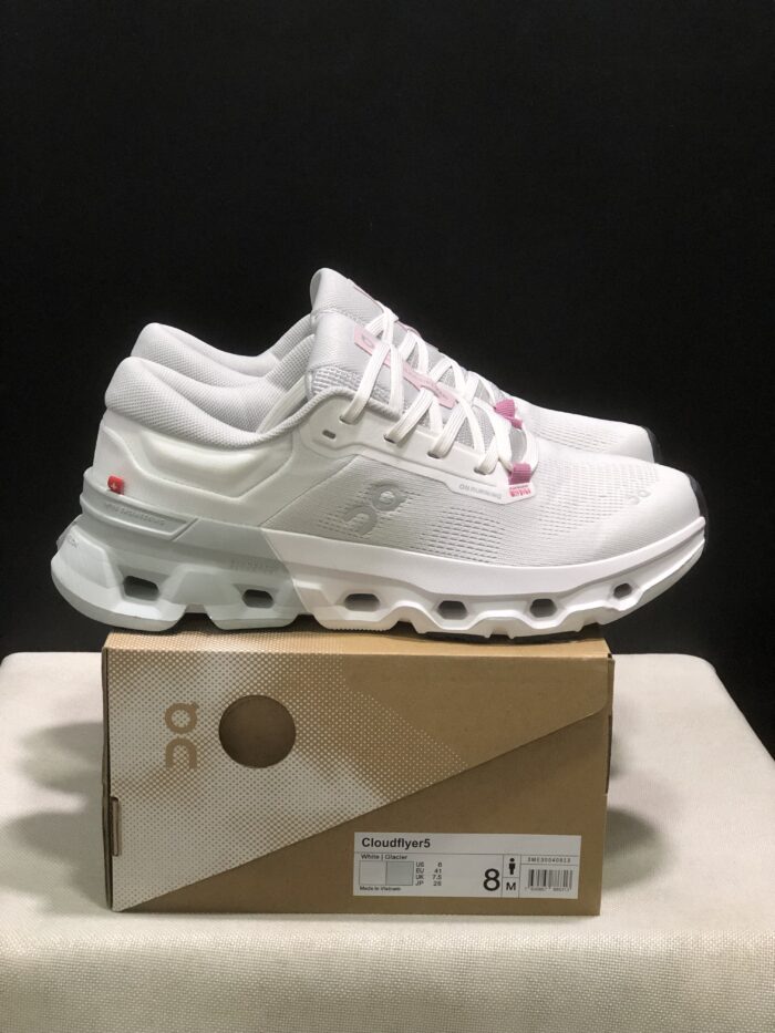 ⁦حذاء On Running اون رانينج ابيض وردي⁩ - الصورة ⁦2⁩