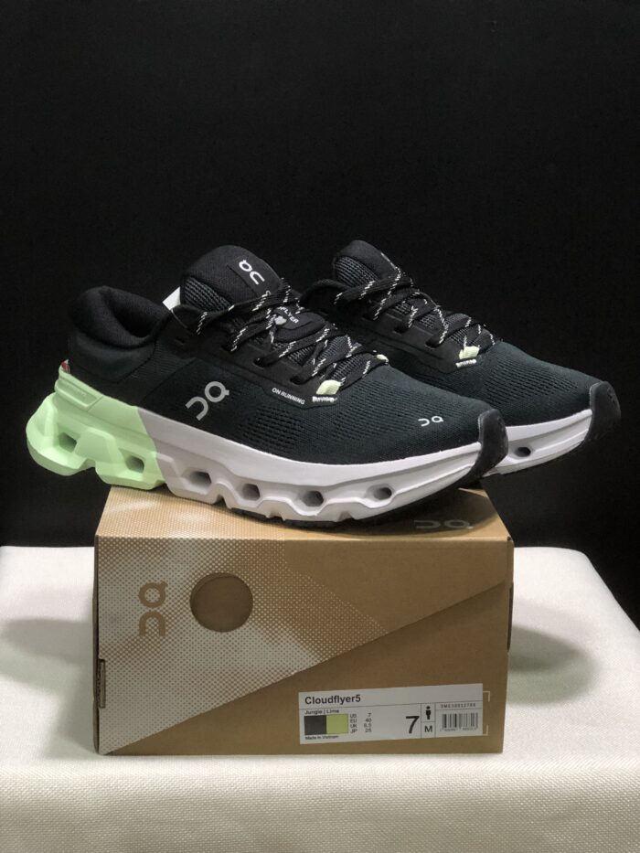 ⁦حذاء On Running اون رانينج اسود اخضر⁩ - الصورة ⁦3⁩