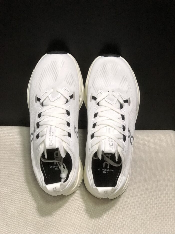 ⁦حذاء On Running اون رانينج ابيض⁩ - الصورة ⁦8⁩