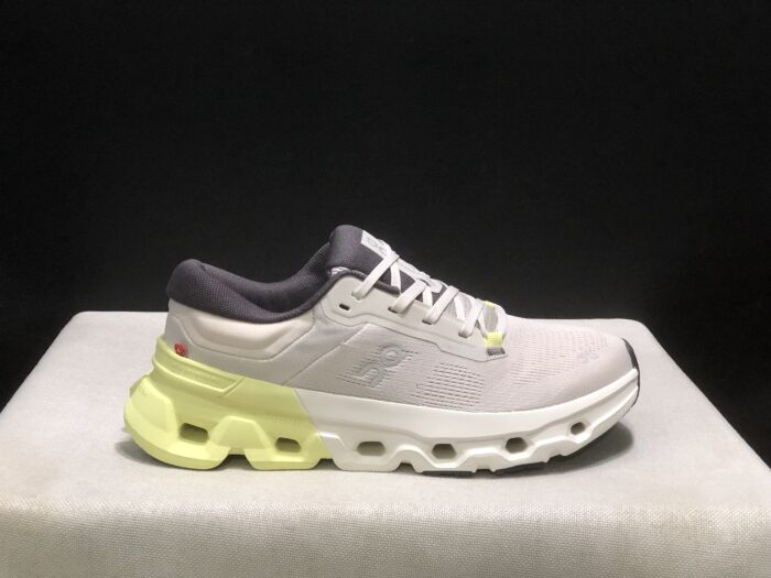 ⁦حذاء On Running اون رانينج رصاصي فسفوري⁩ - الصورة ⁦7⁩