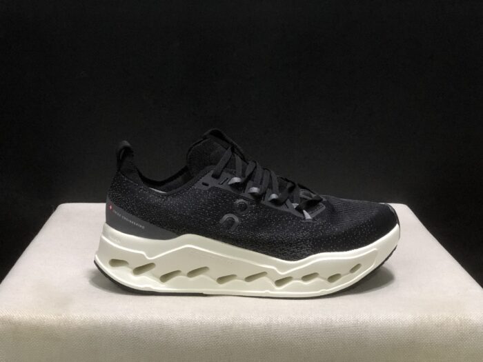 ⁦حذاء On Running اون رانينج اسود⁩ - الصورة ⁦7⁩