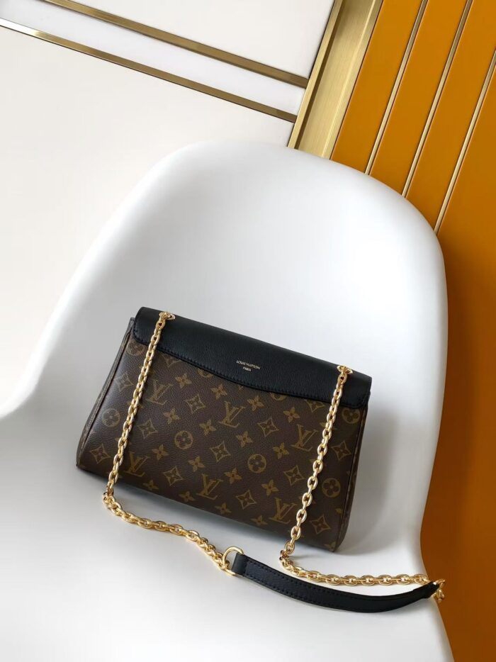 ⁦شنطة لويس فيتون LV⁩ - الصورة ⁦8⁩