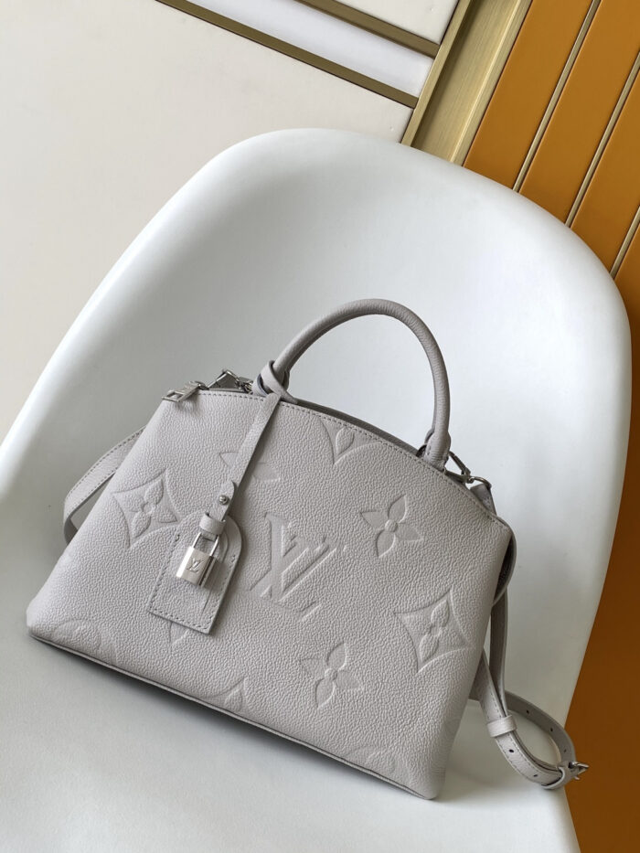 ⁦شنطة لويس فيتون LV⁩ - الصورة ⁦2⁩